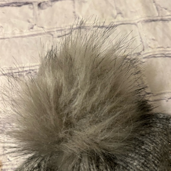 AQUA ACRYLIC NYLON & WOOL FAUX FUR POM RHINESTONES WOMENS BEANIE O/S - Picture 5 of 7